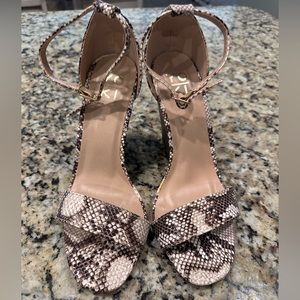 Womens snake print wedge 6.5 never worn
